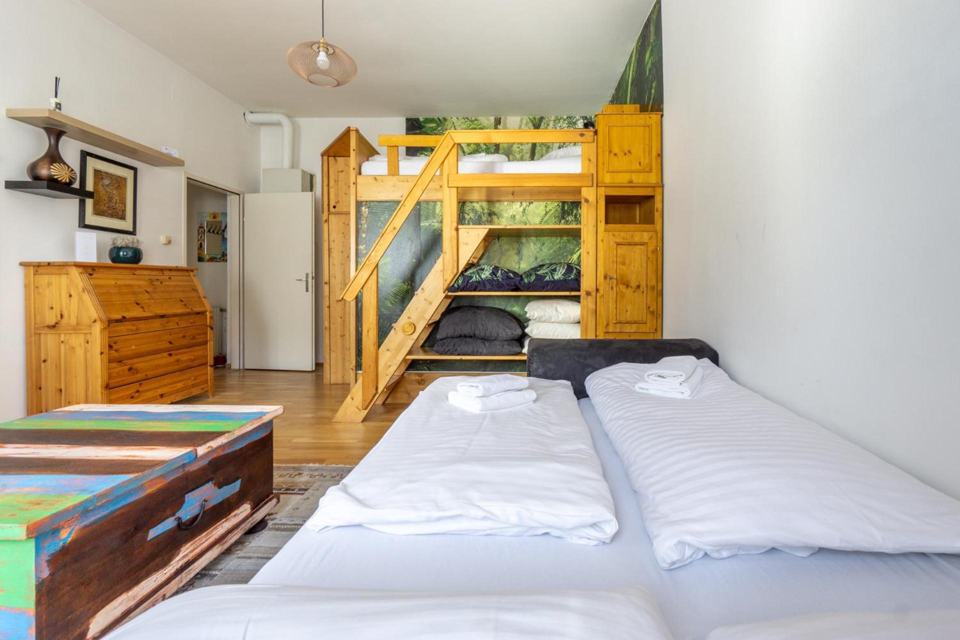Next To Stadthalle & Westbahnhof Виена Екстериор снимка