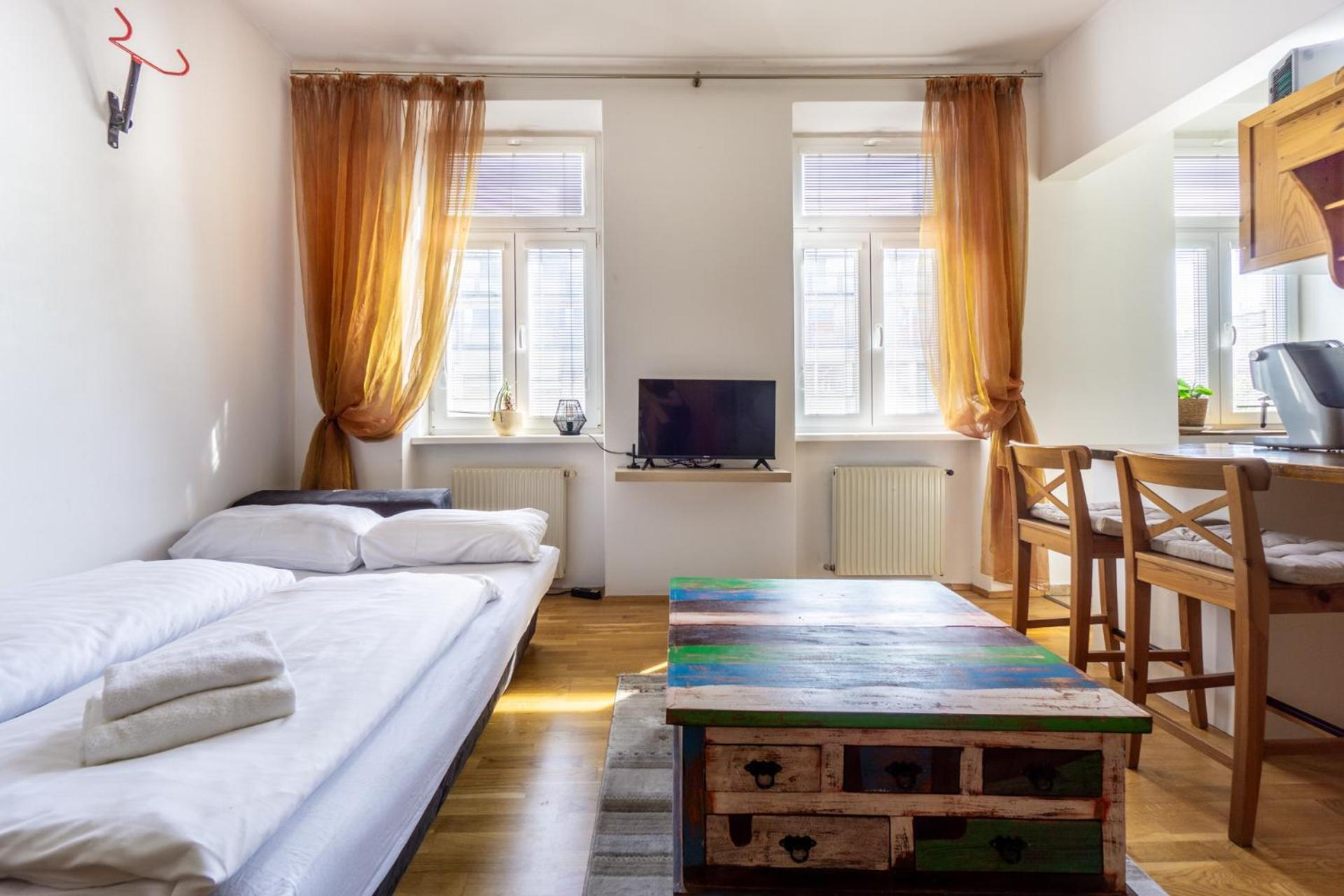 Next To Stadthalle & Westbahnhof Виена Екстериор снимка